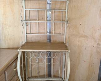 Trellis Style Baker's Rack with Wine Storage