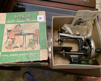 #074	Singer sewing machine childs sewing machine	 $35.00 