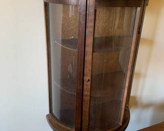 #060	Wood Rounded Display Cabinet w/2 wood shelves w/glass door - 24" Tall	 $40.00 