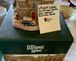 #159	Lilliut Lane Christmas Cake 2001 Specia Edition Rare	 $30.00 