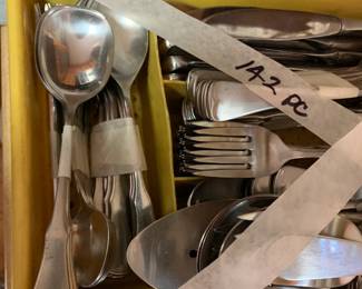 #118	Oneida Community Stainless - Set of Service for 12 - 142 pieces	 $150.00 