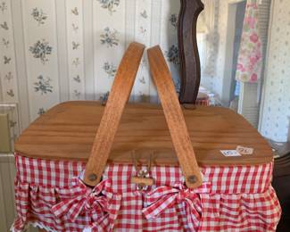 #096	Picnic Basket w/Double Handles and Liner and Plastic Tray w/wood Stand	 $65.00 