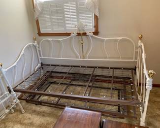#109	White Iron Daybed w/Trundle (no mattresses)	 $100.00 