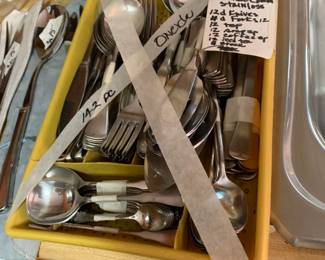 #118	Oneida Community Stainless - Set of Service for 12 - 142 pieces	 $150.00 