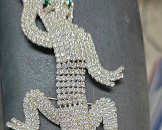 Lizard rhinestone brooch