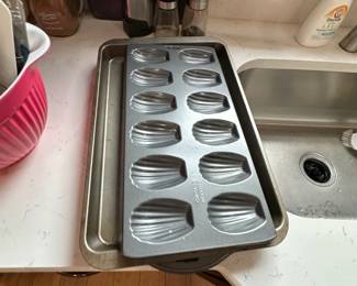 Baking pans, misc