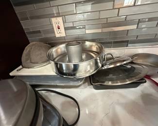 Baking pans, pots, pans, lids
