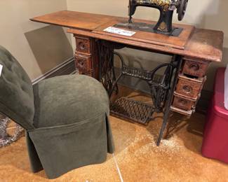 SINGER SEWING MACHINE