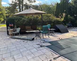 PATIO ITEMS & UMBRELLA