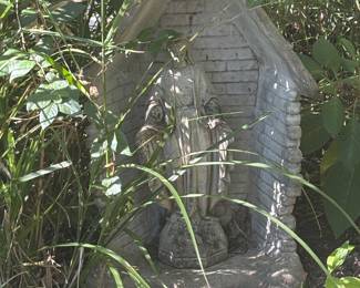 STATUE