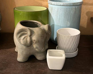 Lot 149: Lot of Assorted Ceramic Planters and Pots