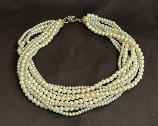 Lot 174: Multi-Strand Faux Pearl Necklace