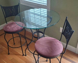 Lot 187: 3-pc Bristo Set