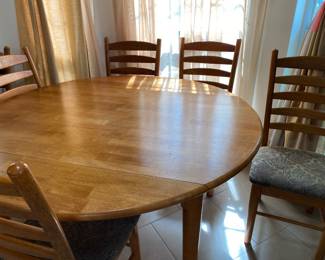 Round Table with 6 Chairs