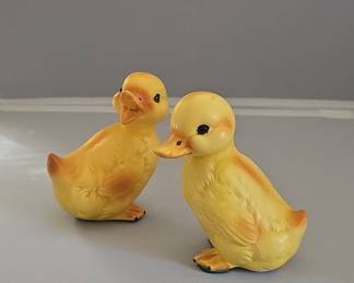 Vintage Lefton Ceramic Duckling Figurines