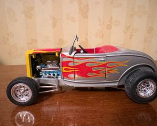 Lane/Ertl 1:18 Scale 1932 Ford 'High Boy' Roadster Die-Cast Model