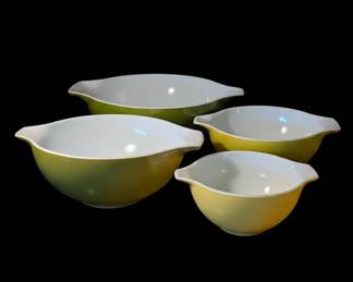 Vintage Pyrex Verde Cinderella Mixing Bowl Set