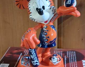 2010 Disney MLB All-Star Game Detroit Tigers Mickey Mouse Statue
