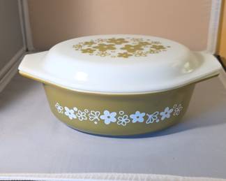 Vintage Pyrex Spring Blossom Green 1.5 Quart Casserole Dish