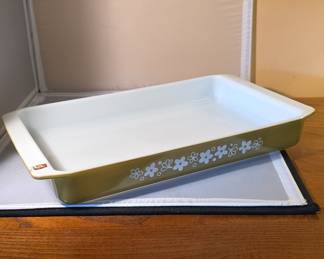 Vintage Pyrex 'Spring Blossom Green' (Crazy Daisy) Lasagna Pan #933