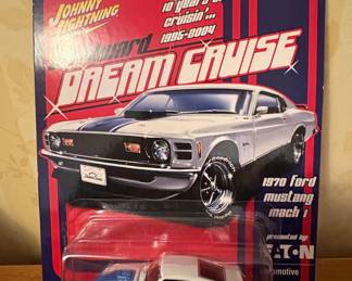 Johnny Lightning Woodward Dream Cruise 1970 Ford Mustang Mach 1