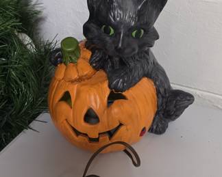 Vintage Ceramic Halloween Black Cat on Pumpkin Lamp