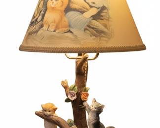 Vintage Kitten-Themed Decorative Table Lamp