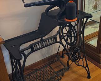 Singer 29K Class Industrial Sewing Machine