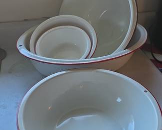 Vintage Enamelware Nesting Bowl Set