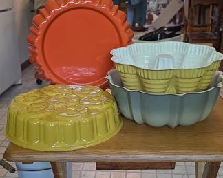 Vintage Nordic Ware Baking Mold Set