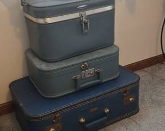 Vintage Blue Luggage Set