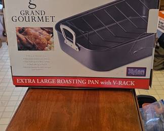 Grand Gourmet Extra Large Roasting Pan with V-Rack