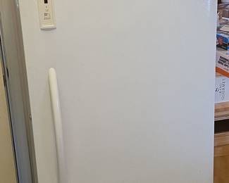 Frigidaire FFU14F5HWJ Upright Freezer