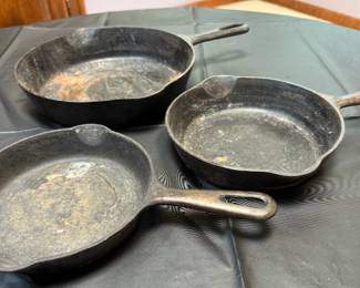 Griswold Cast Iron Pan lot of 3