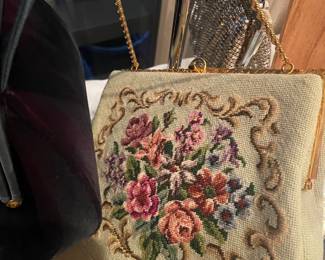 vintage embroidered purse like new 