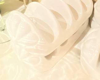 TACO TUESDAY FOR ALL   HAVE 6-8 WHITE CERAMIC TACO HOLDERS  