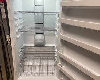 upright freezer - looking  great -working !!
