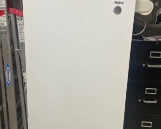 upright freezer 