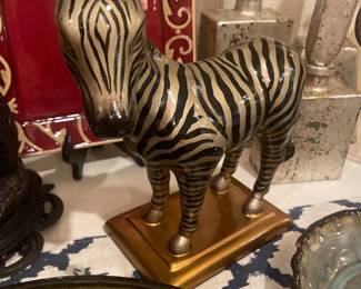 so many wonderful  home decor items in this sale 