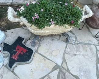 planters that make a statement !!