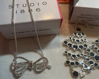 NEW IN BOX AVON JEWELRY  HAVE LOTS 