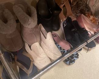 LADIES NAME BRANDS ON THESE SHOES AND SLIPPERS 