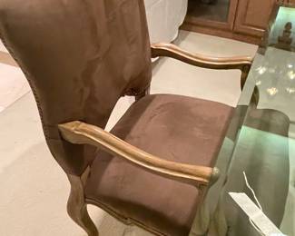 the 10 chairs are amazing 