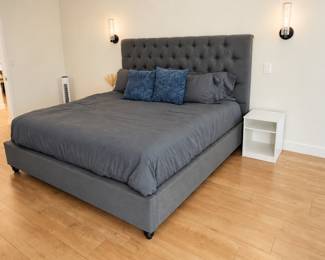Warm Minimalist Bedroom Retreat