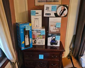 Brand new gift items never opened