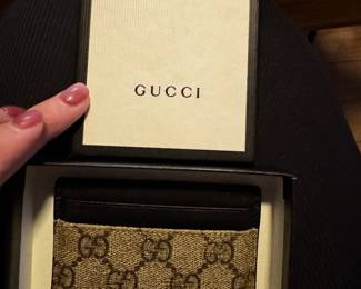 GUCCI GG Supreme Canvas Card Case Bee Print