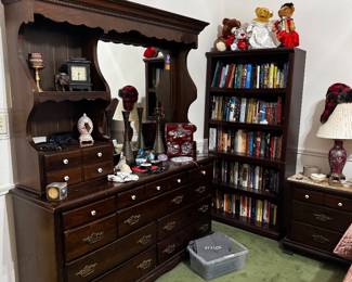 Bedroom Furniture & Bookshelves