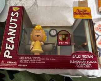 Vintage Peanuts Collectibles
