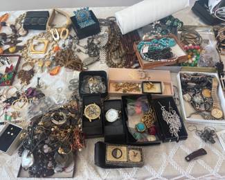 Costume jewelry 