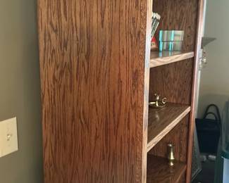 Oak Scalloped Top Bookcase